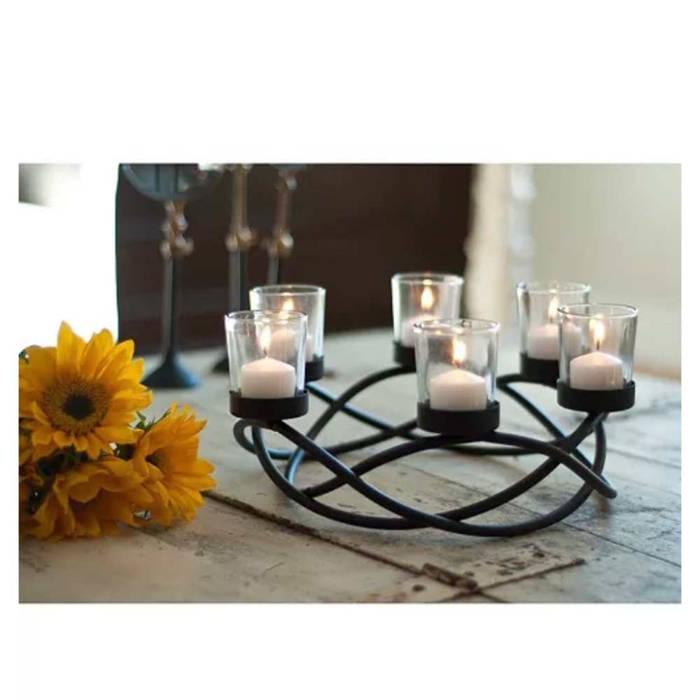 Danya B
Round Waves Candleholder